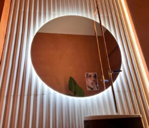 Miroir salle bain : prix, types et conseils d’achat