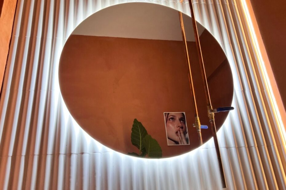 Miroir salle bain : prix, types et conseils d'achat
